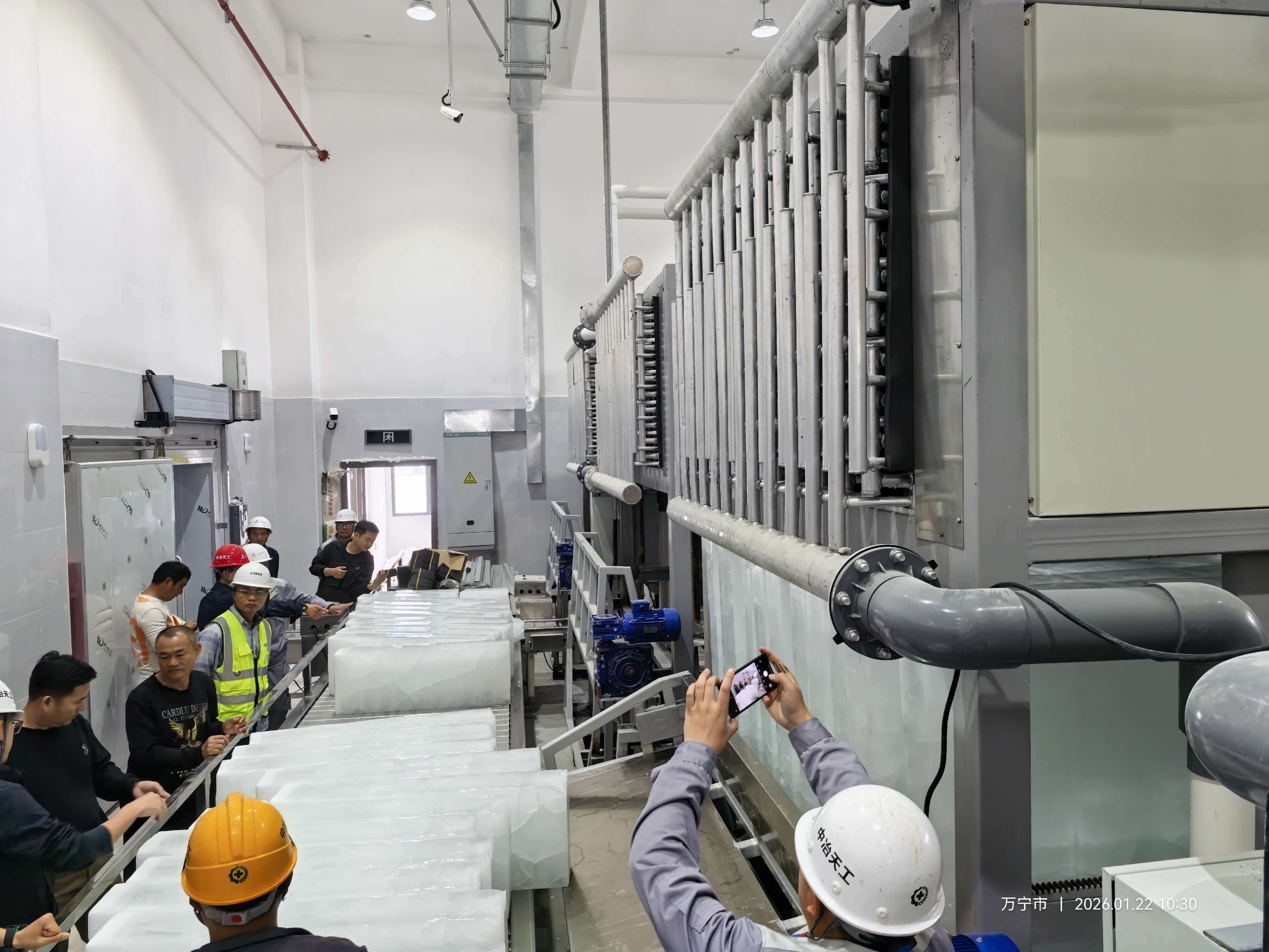 直冷式块冰机有啥特点，块冰机拥有哪些优势呢？