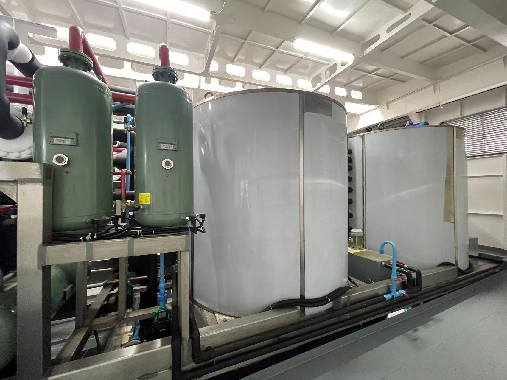 中雪海水片冰机